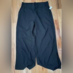 Old Navy Wide Leg, Lightweight Stretchtech Pants in Black
